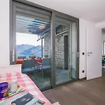 Penthouse-lakeview-ac-private Garden メナッジョ