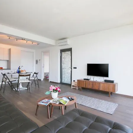 Penthouse-lakeview-ac-private Garden * Menaggio