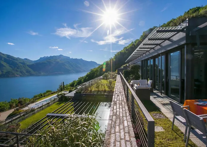 Penthouse-lakeview-ac-private Garden Menaggio