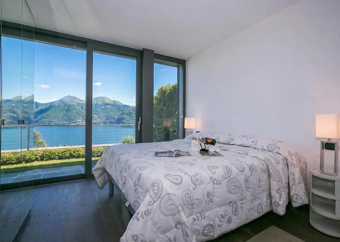 Penthouse-lakeview-ac-private Garden Menaggio