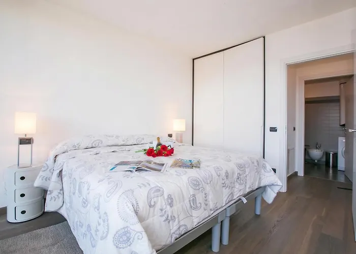 Penthouse-lakeview-ac-private Garden Appartement